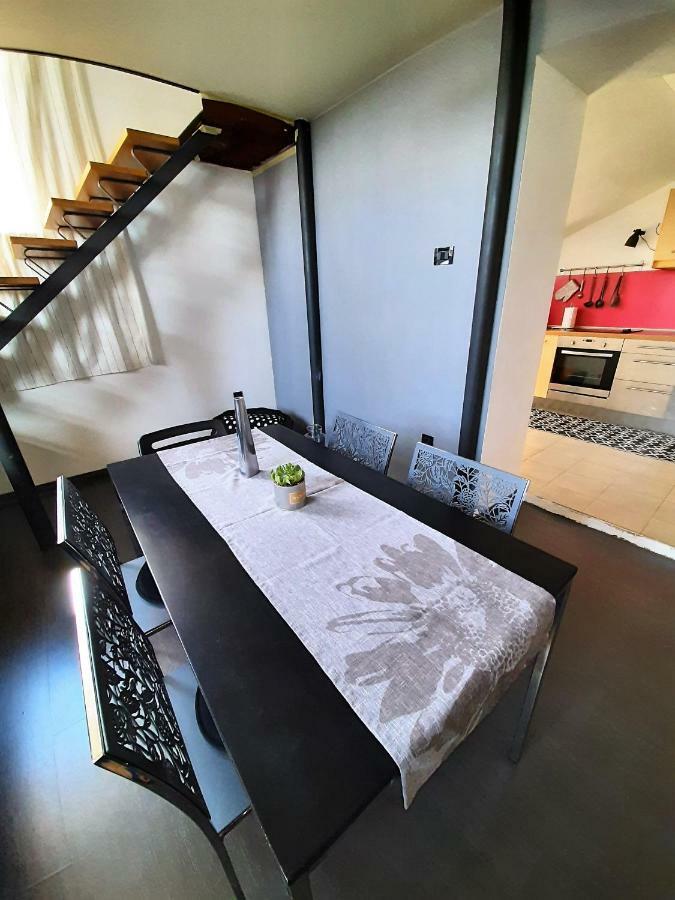 Gallery *